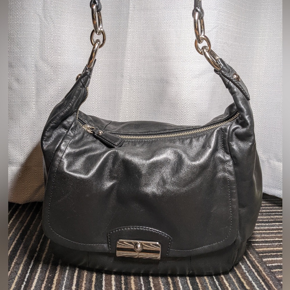 EUC Coach Leather Shoulderbag with Silver Hardware